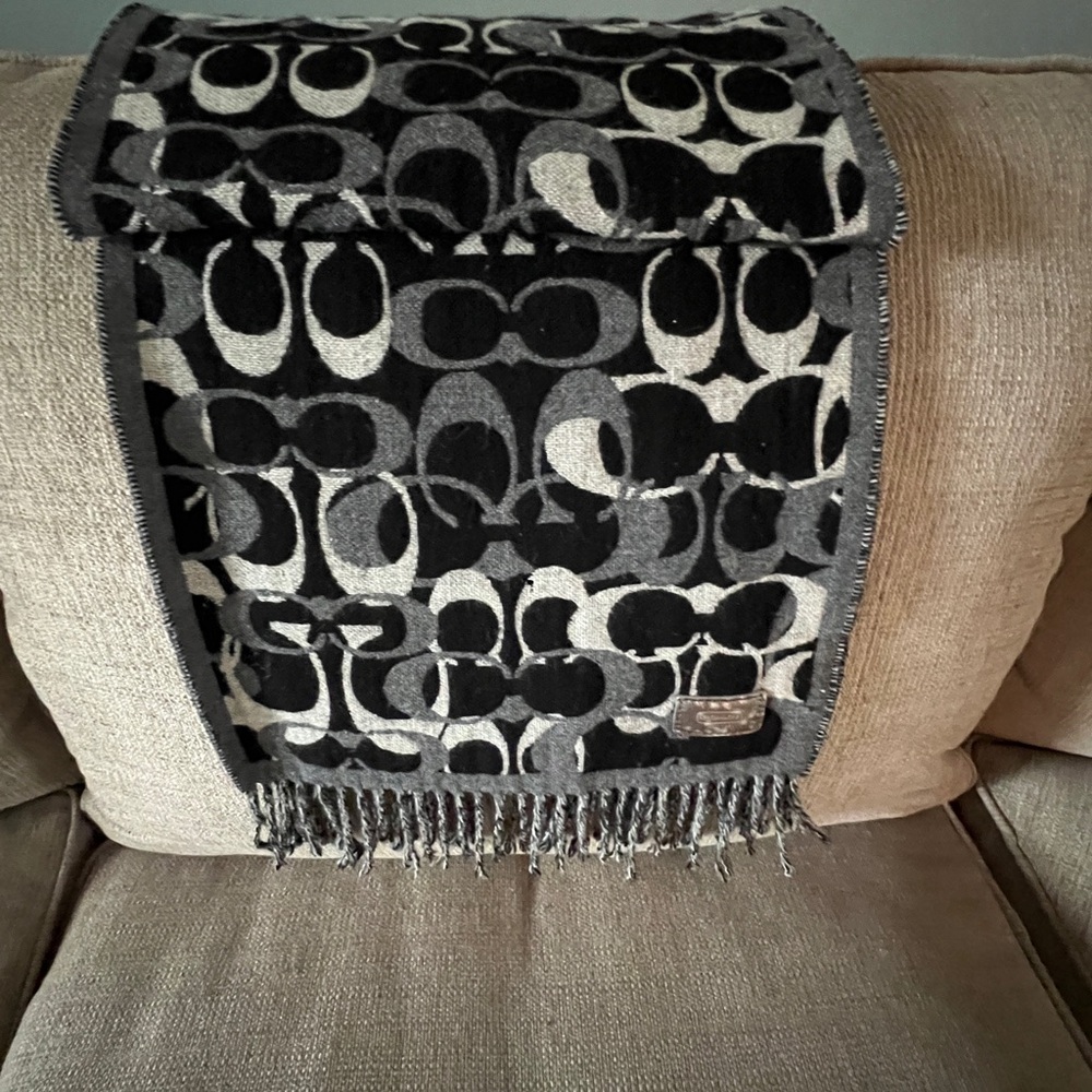 COACH SCARF